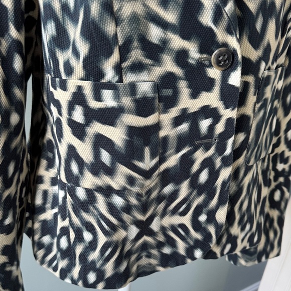 Escada Black and Cream Leopard Print Blazer size 42 or US12 - Picture 3 of 6